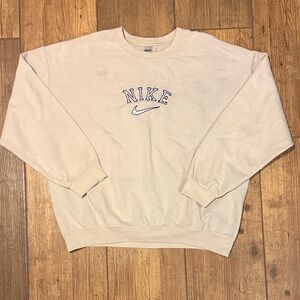 nike/gildan beige logo crewneck
